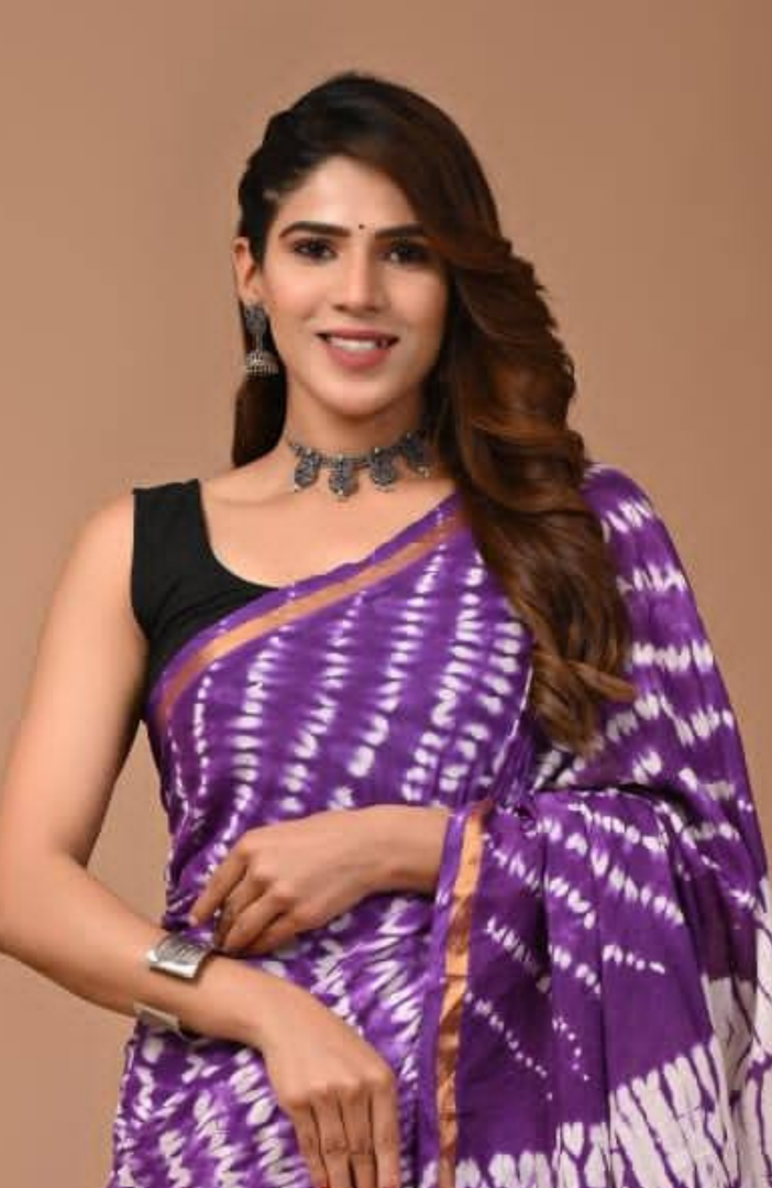 Flow with Grace | Pure Saree Elegance