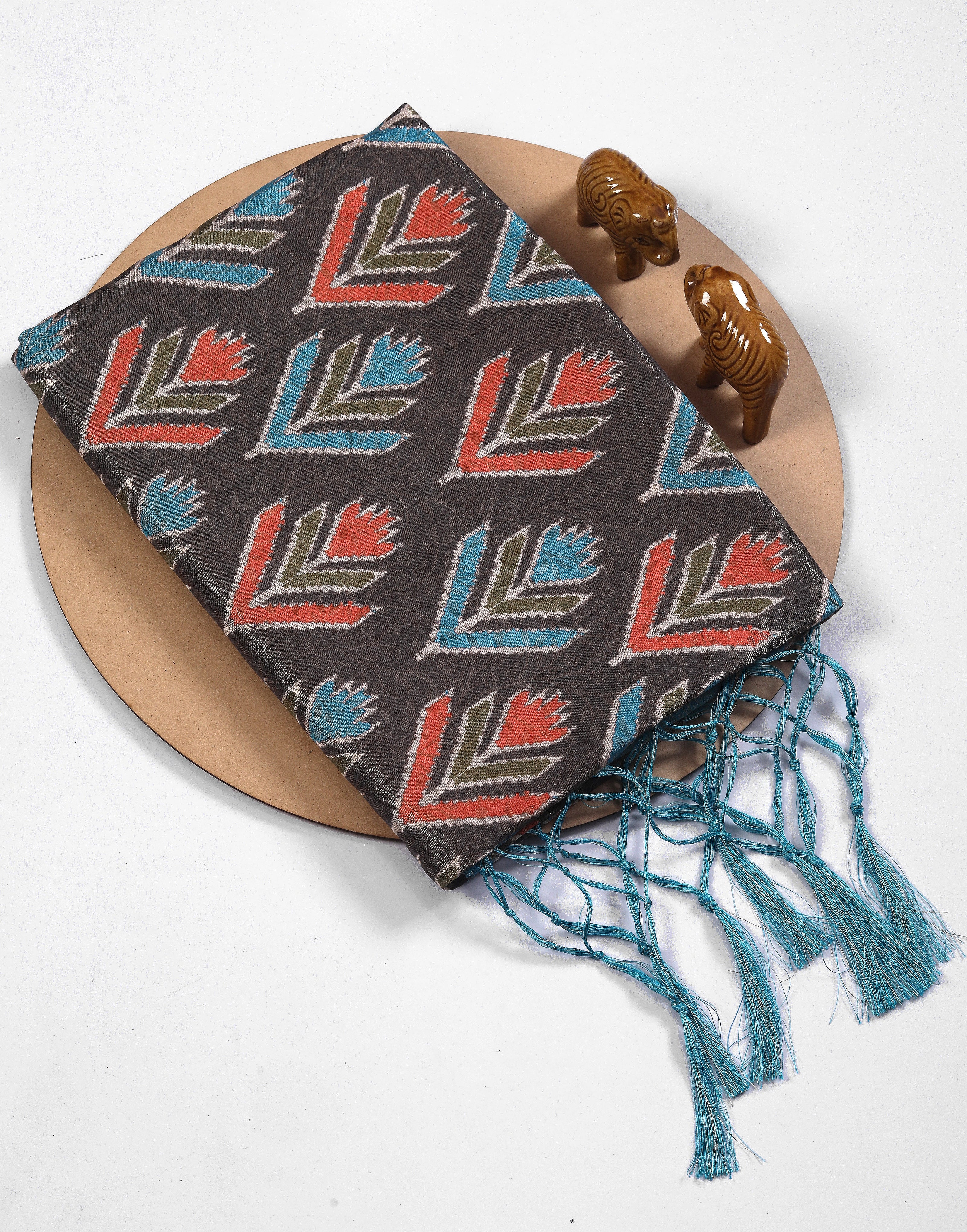 Stunning Handloom Ikkat Print Saree With Digital Weave