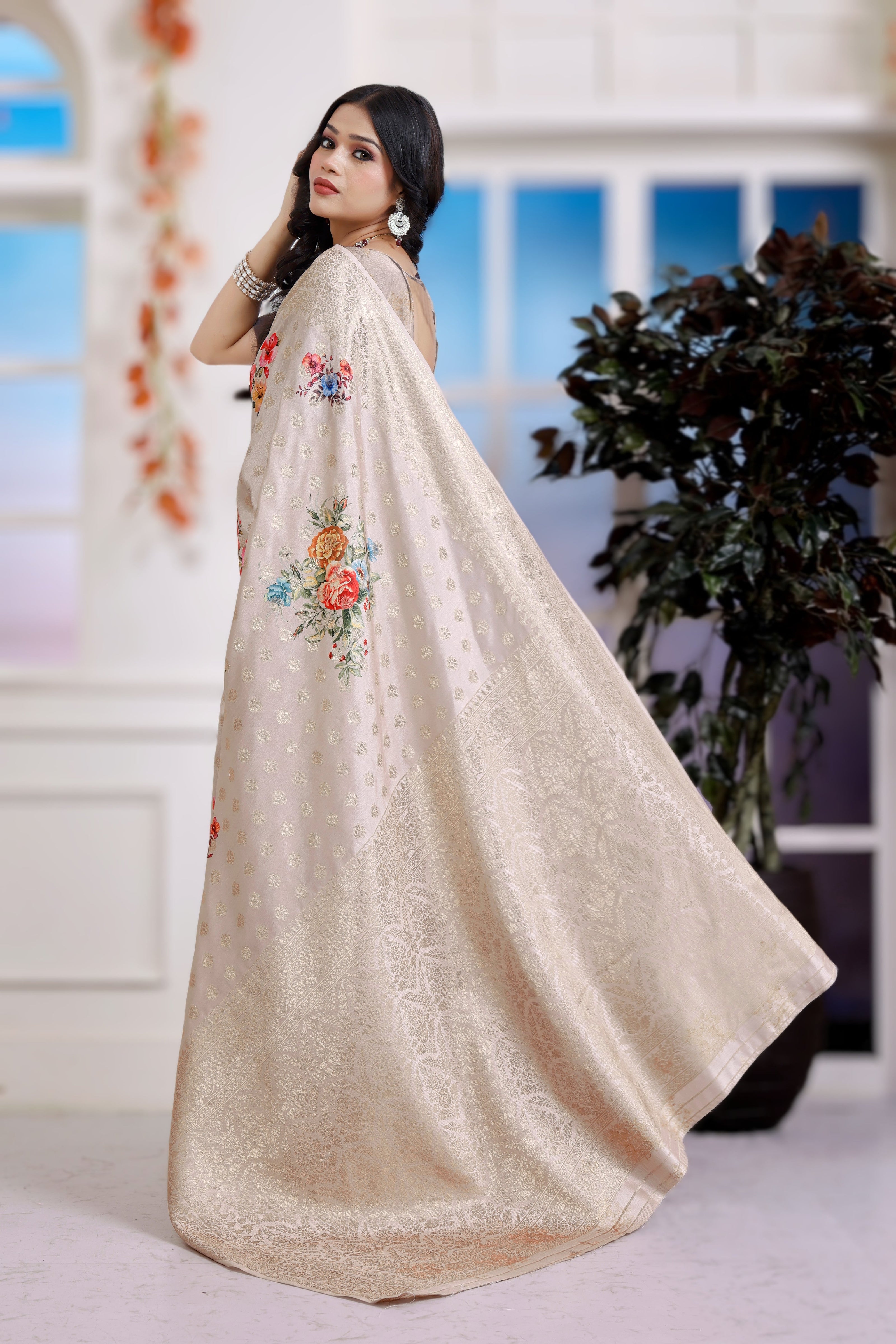 Viscose Zari Patta Border And Floral Digital Print Beige Saree