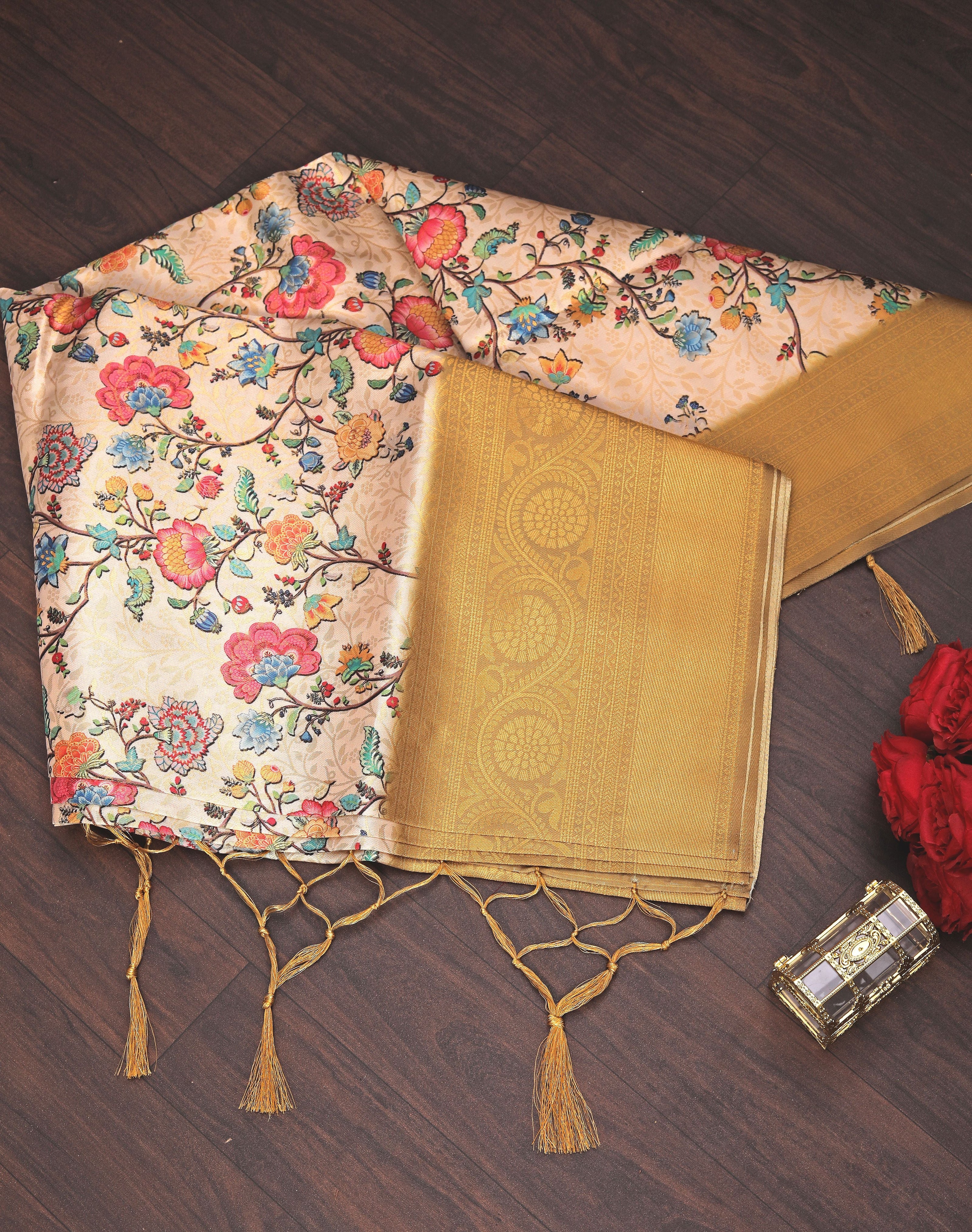 Graceful Digital Ikkat Handloom Saree For Women