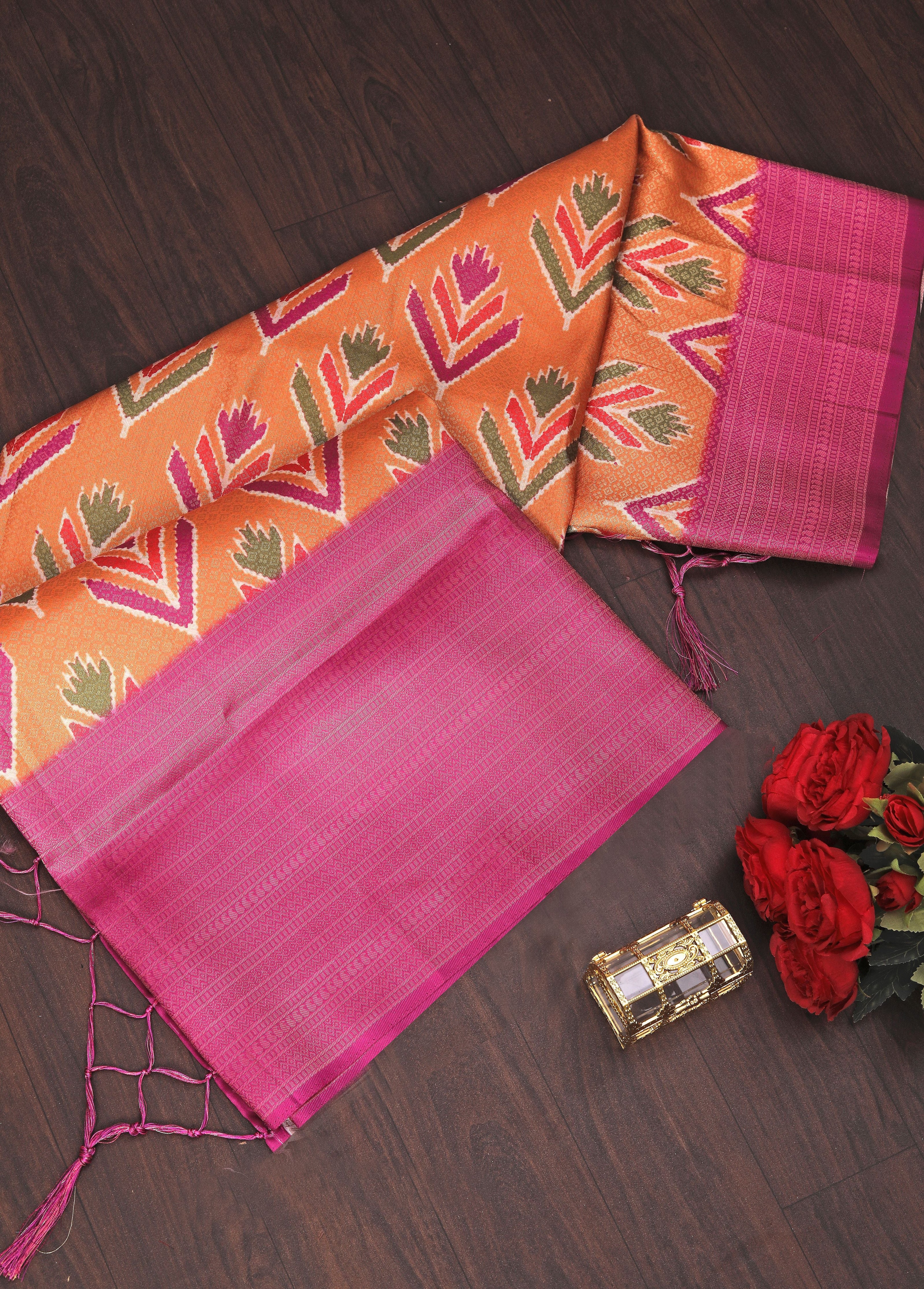 Modern Ethnic Handloom Saree With Artistic Ikkat Prints