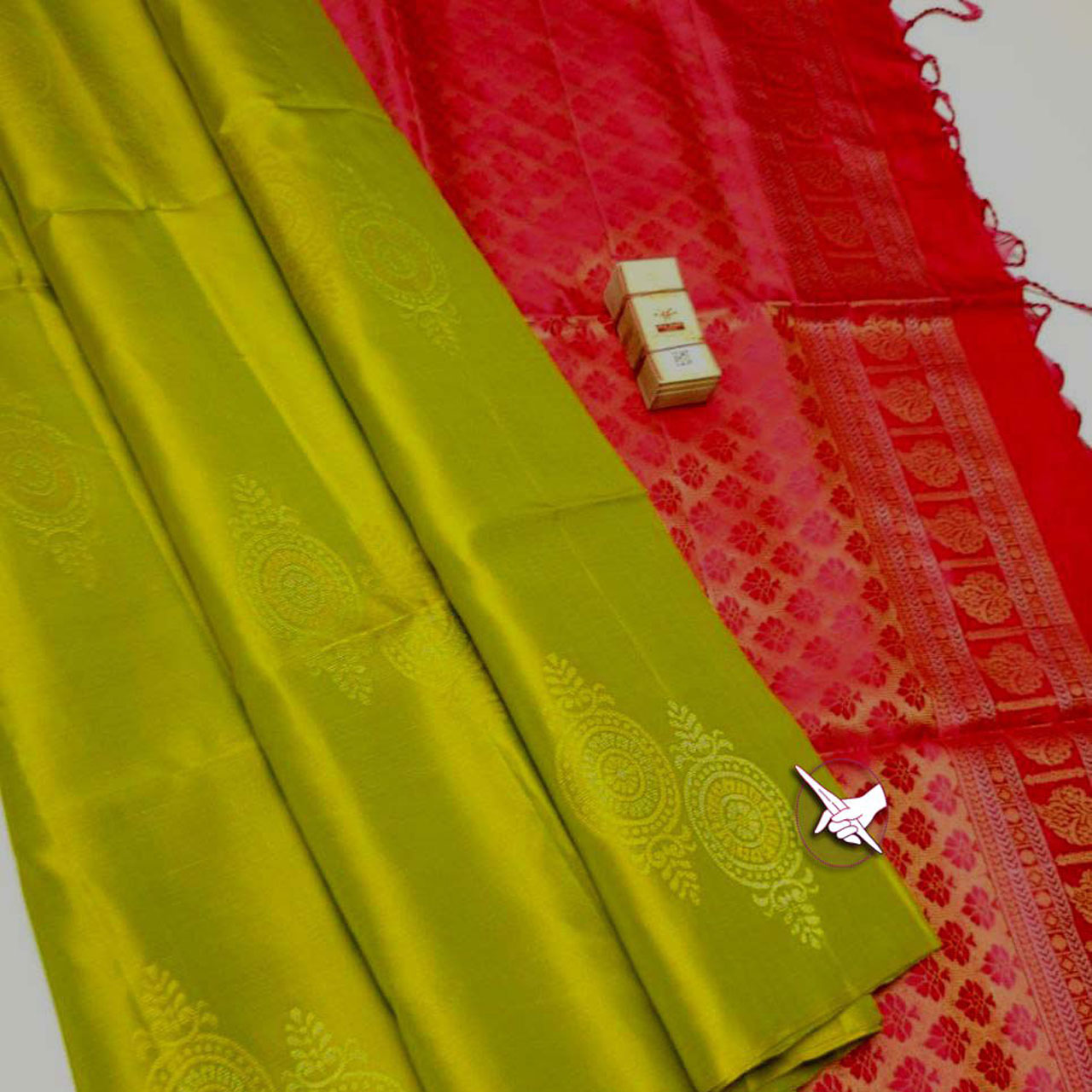 Green Legacy Premium Silk Saree With Timeless Weaves