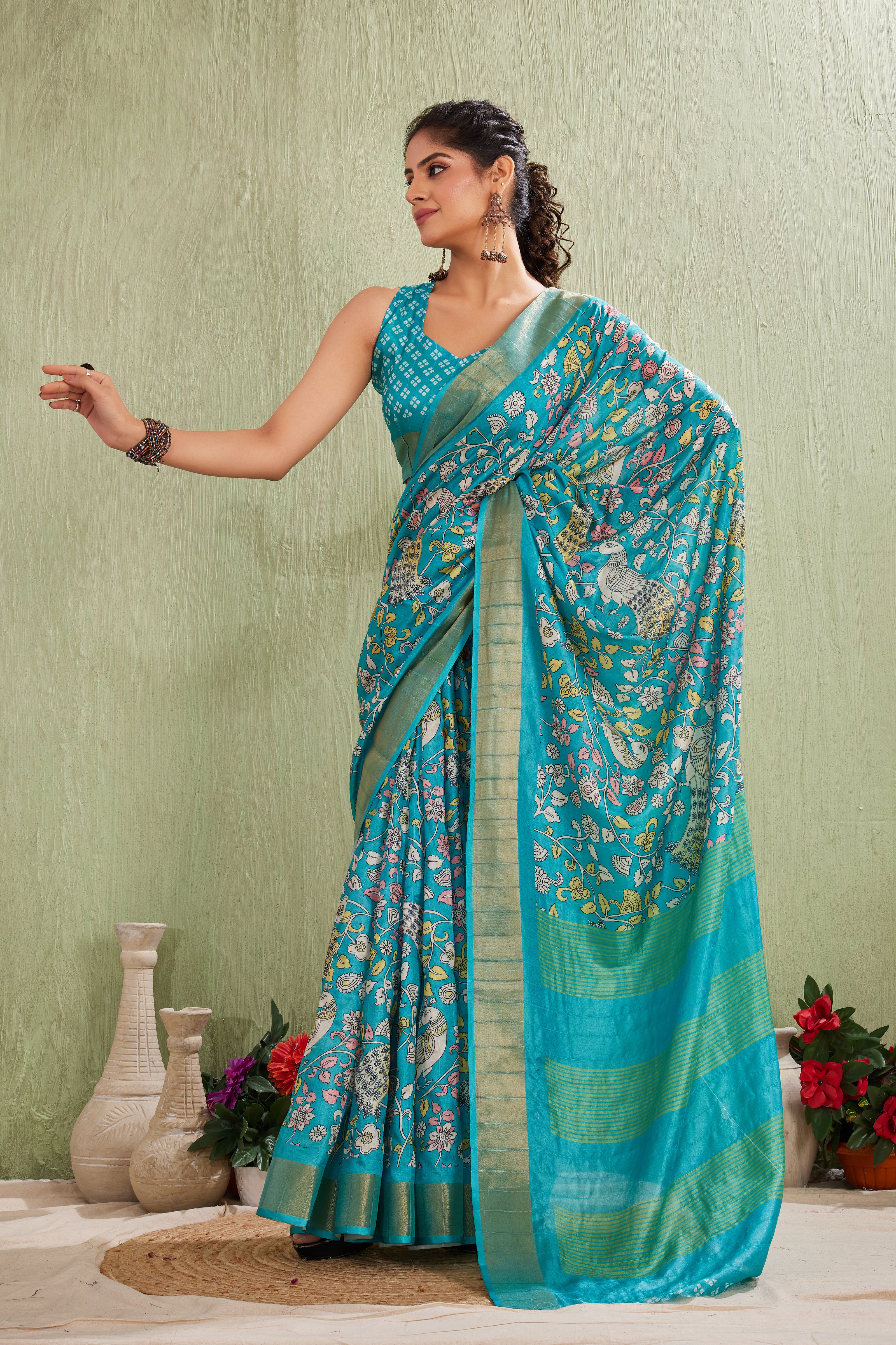 Six Yards, Endless Stories