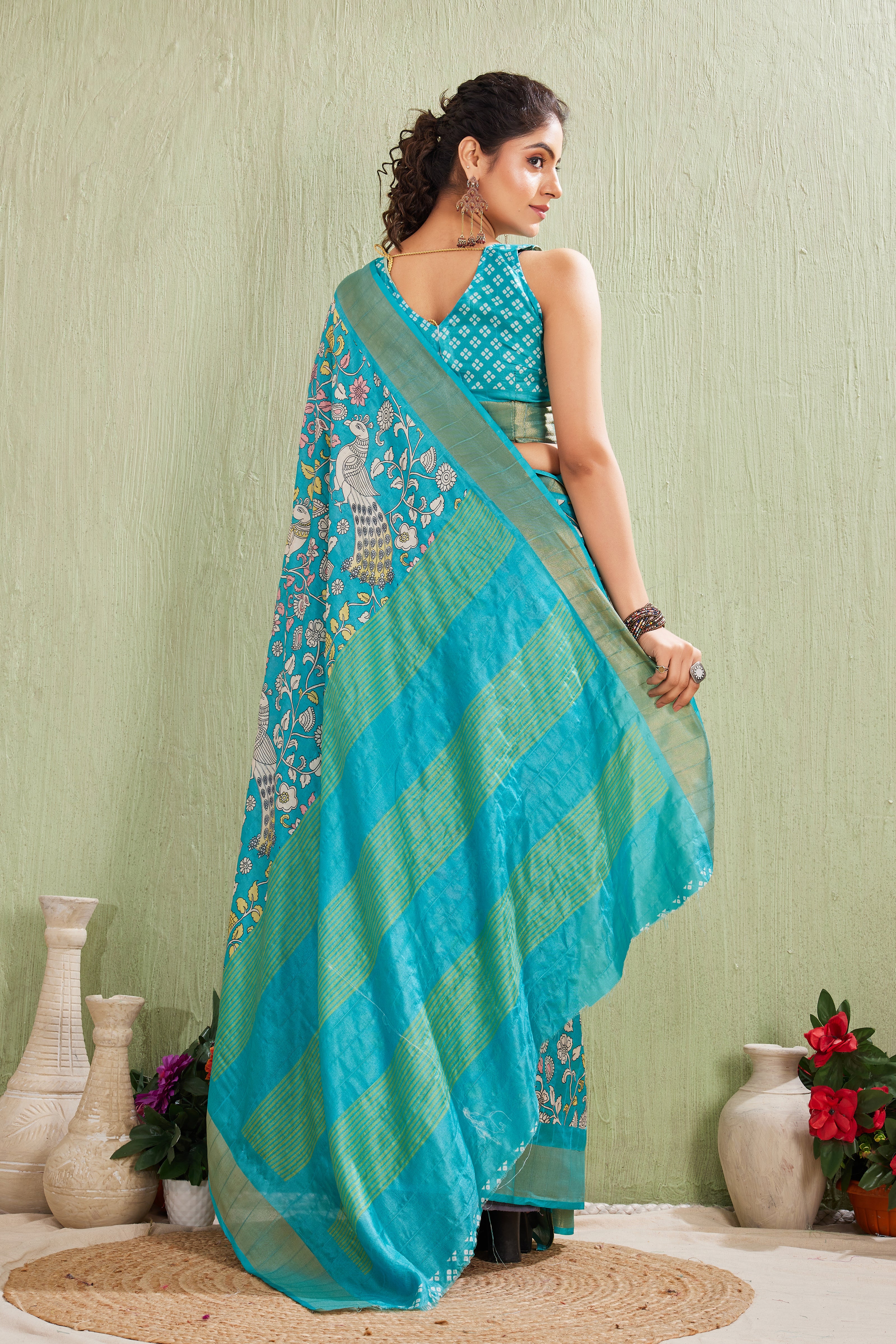 Six Yards, Endless Stories