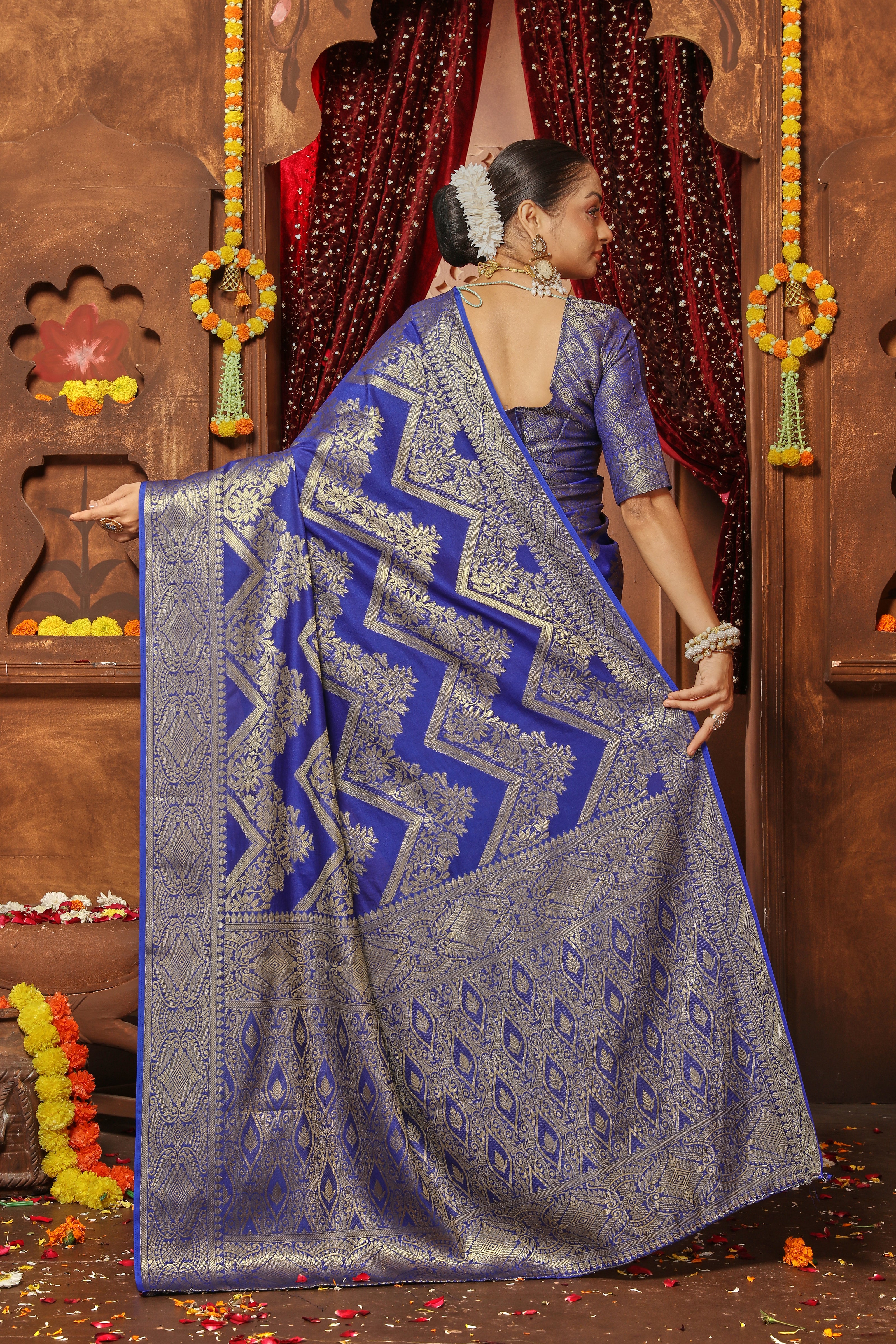 Buy  Sarees – Glamour Meets Grace