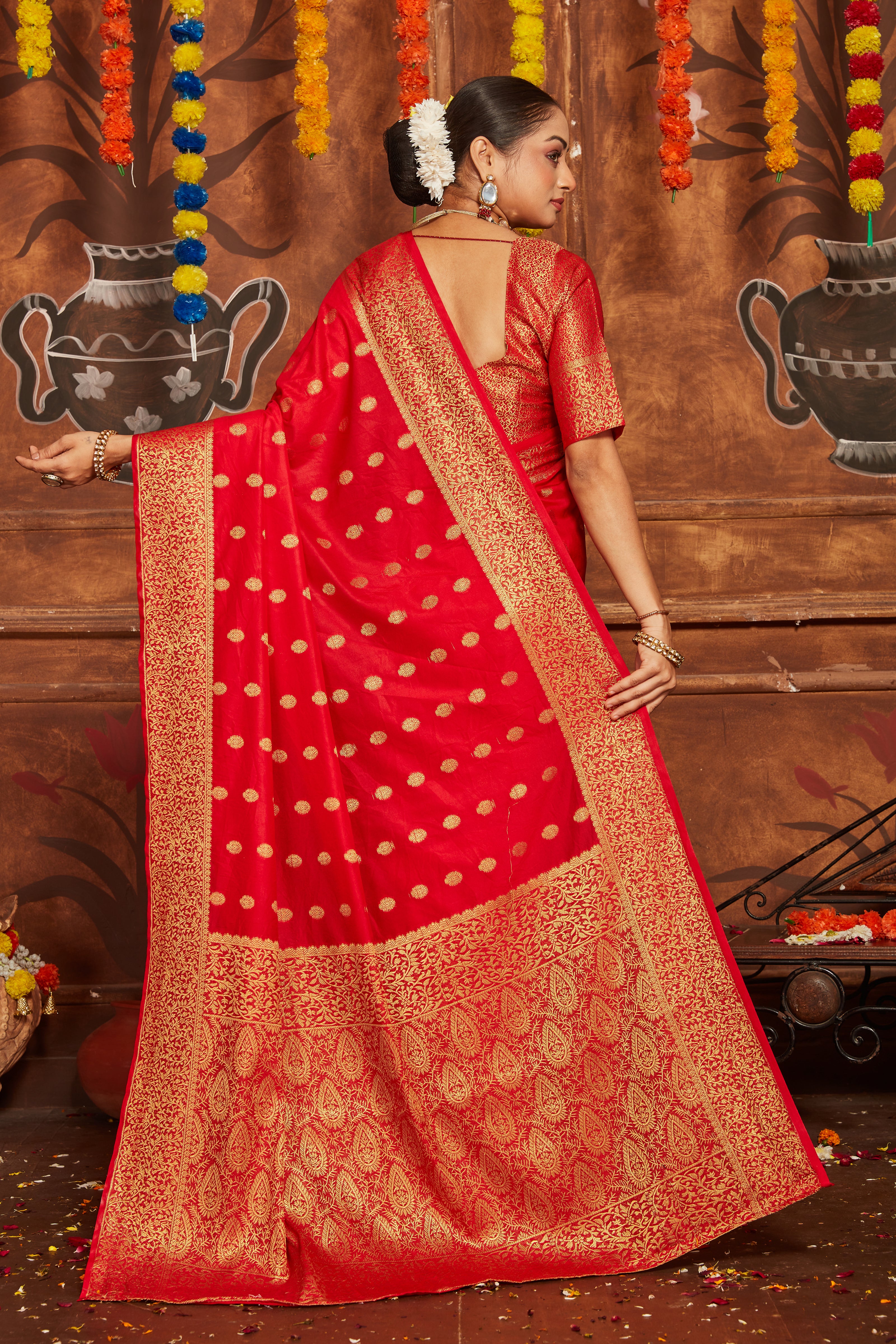 Sarees Beyond Ordinary: Where Style Meets Craft