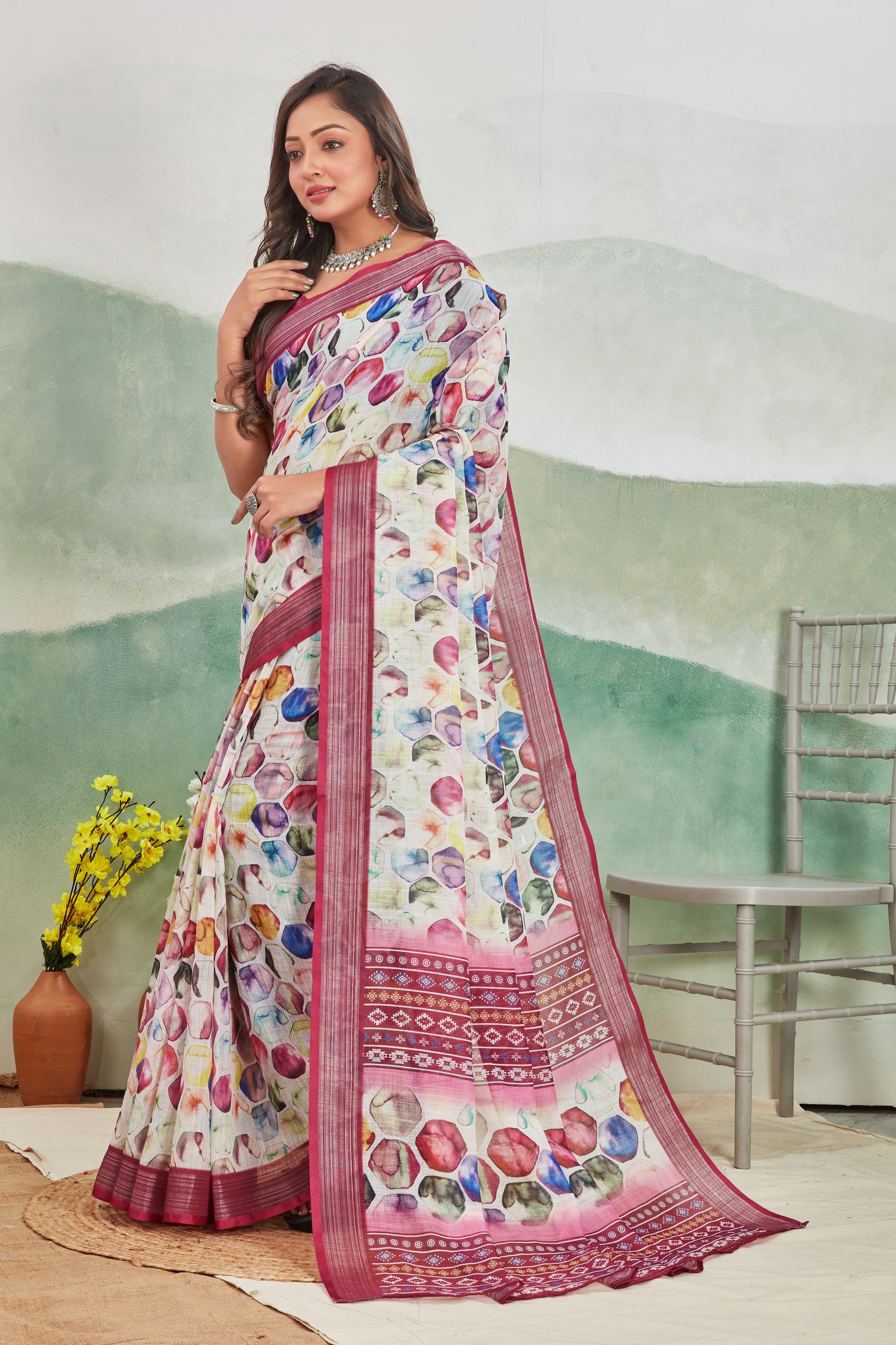 Understated Glamour in Every thread of this linen Saree