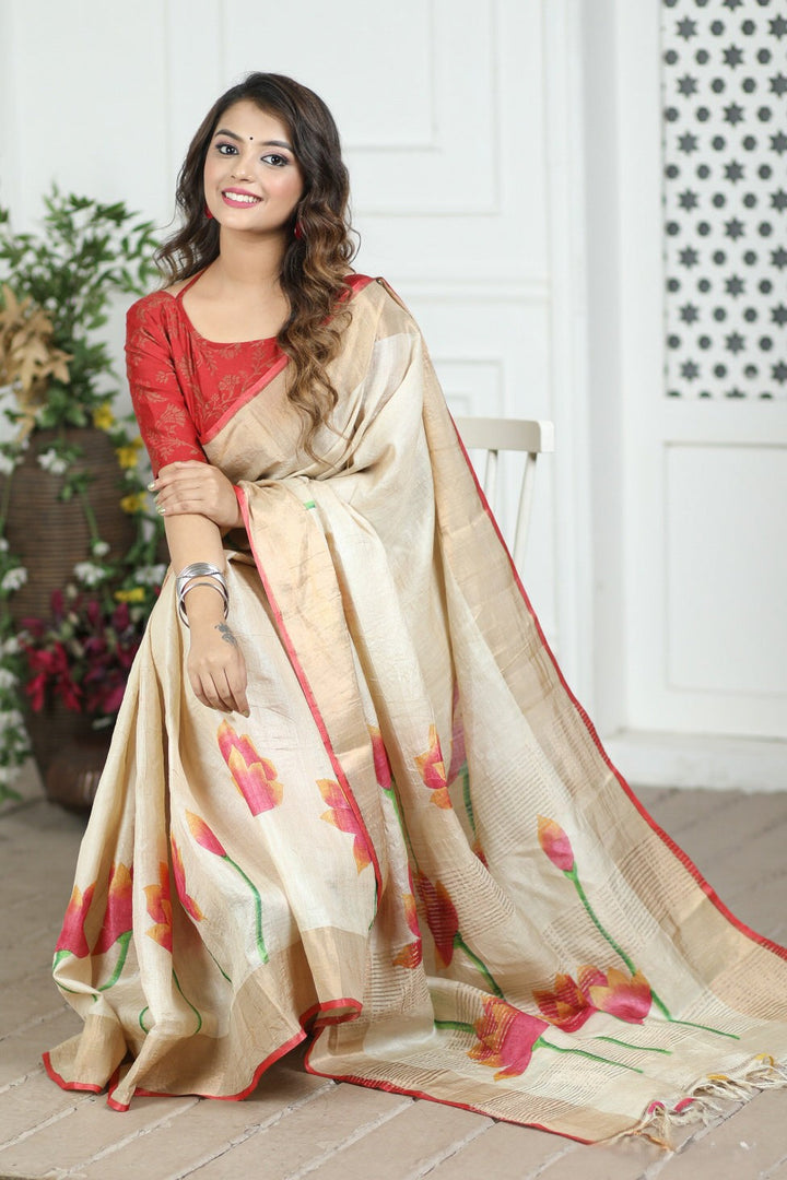 Beige Tussar Silk Floral Kalamkari Hand Painted Saree With Unstitched Blouse Piece
