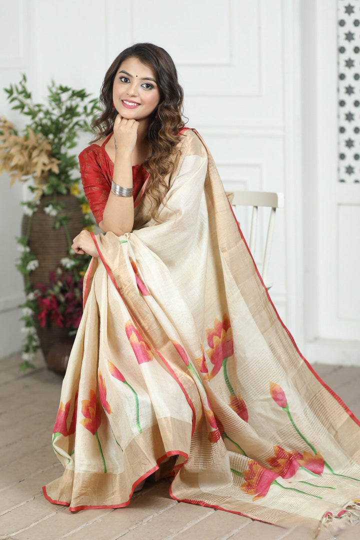 Beige Tussar Silk Floral Kalamkari Hand Painted Saree With Unstitched Blouse Piece