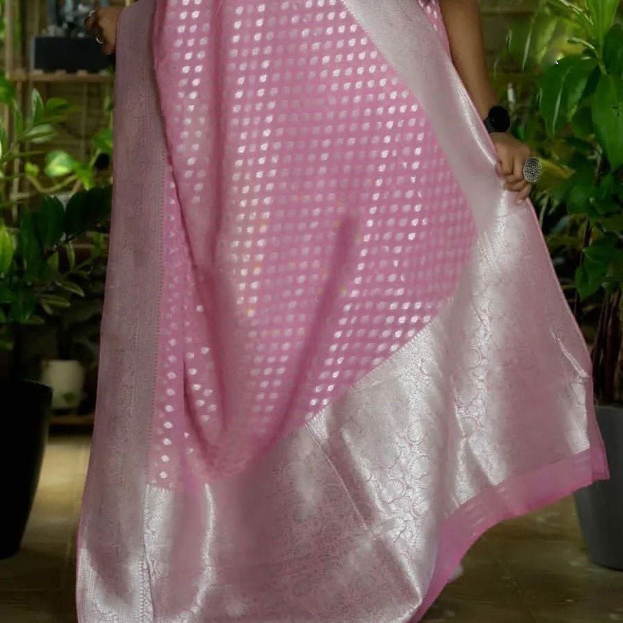 Chic Pink Georgette Silk Saree Featuring Traditional Weaving Motifs