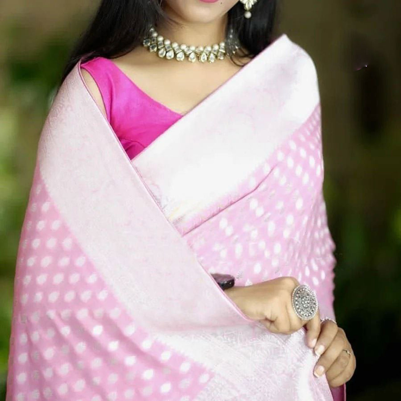 Chic Pink Georgette Silk Saree Featuring Traditional Weaving Motifs