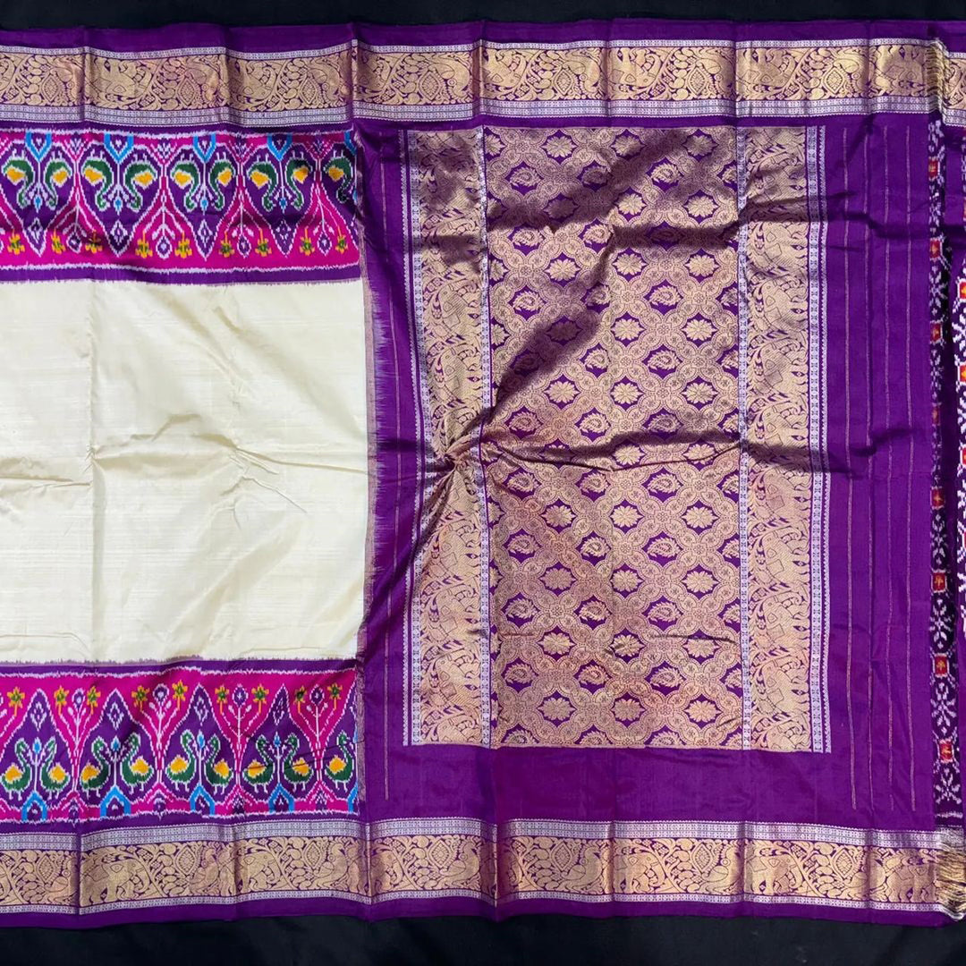 Lovely White Ikkat Print Silk Saree With Kanchi Weaving Border