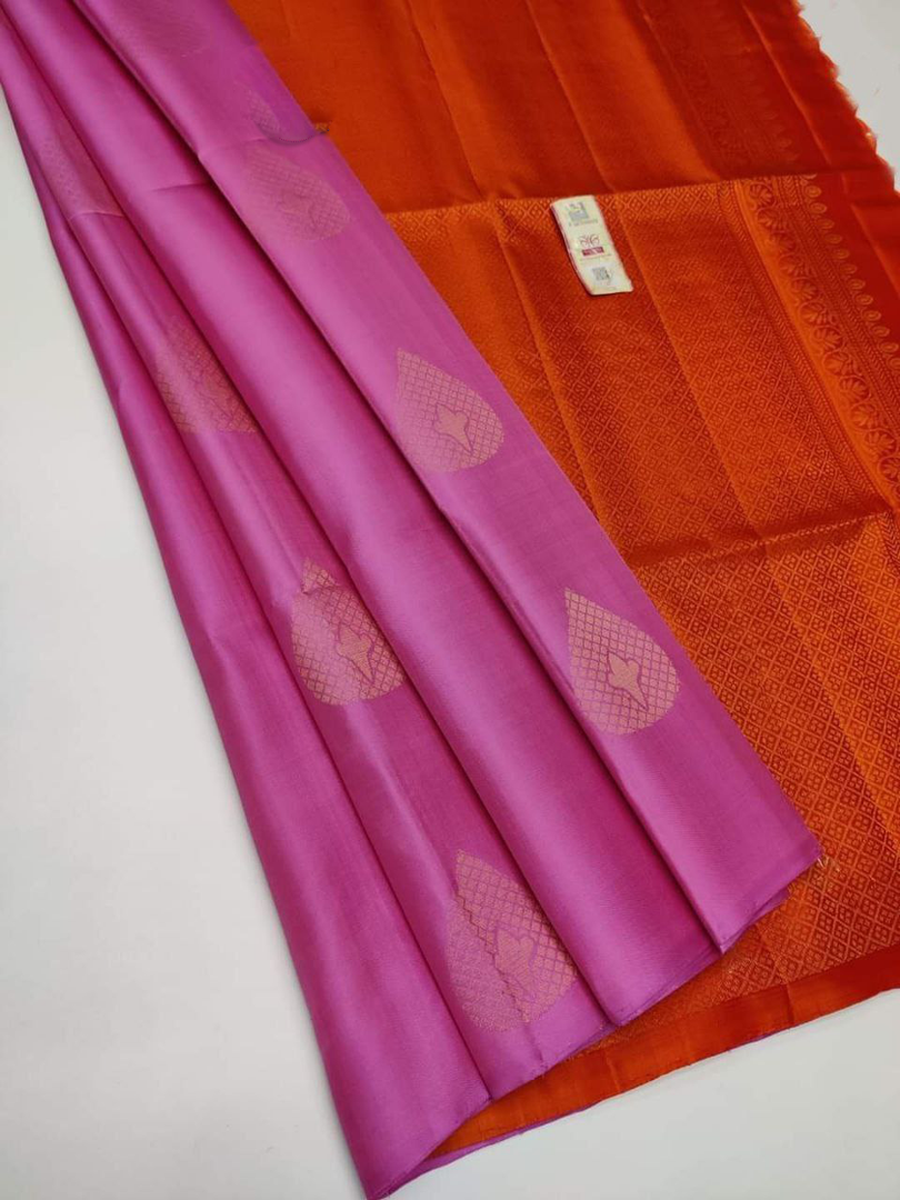 Timeless Light Pink Premium Silk Saree With Artistic Woven Motifs