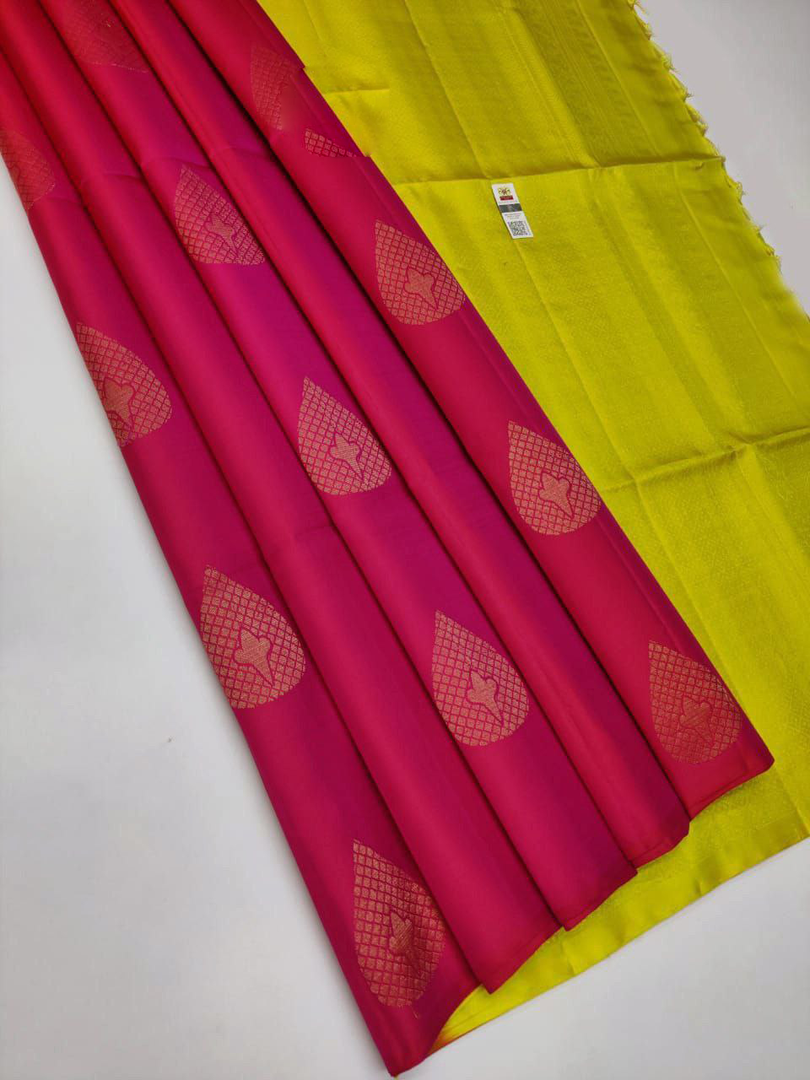 Stylish Light Maroon Silk Saree With Handcrafted Weaving Work