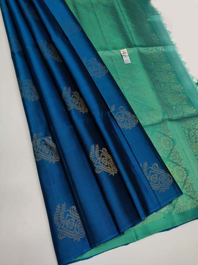 Classic Sky Blue Premium Silk Saree Featuring Intricate Weaving Patterns