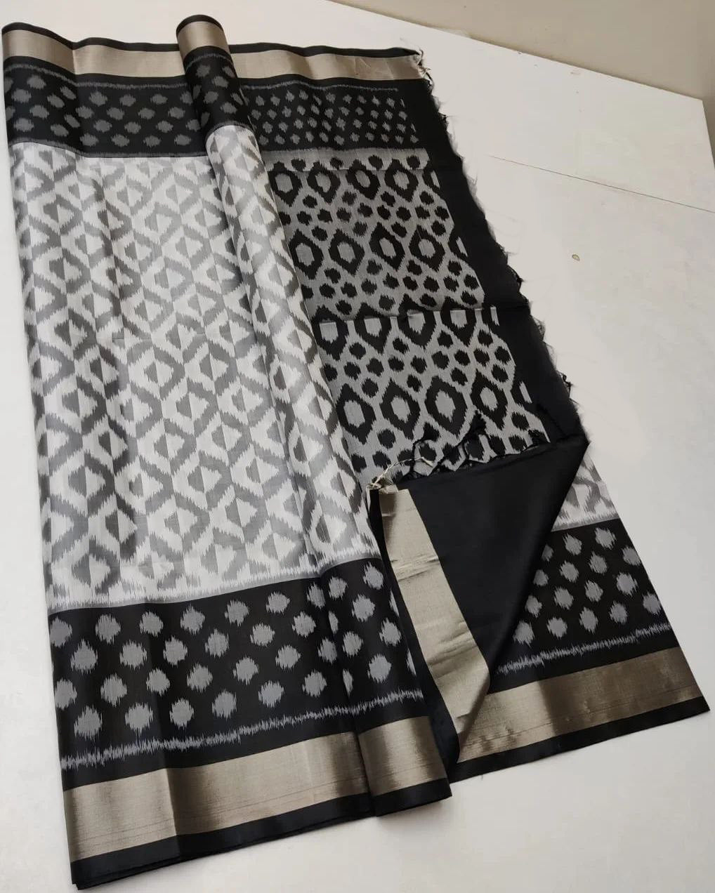Cultural Ikkat Style Handloom Soft Silk Saree With Ethnic Digital Prints